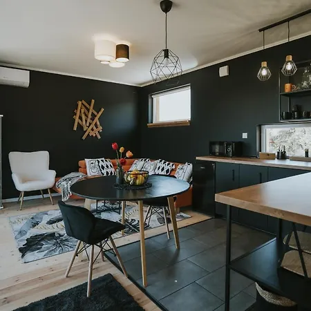 Halacs Homes Boutique Cabins, Unique