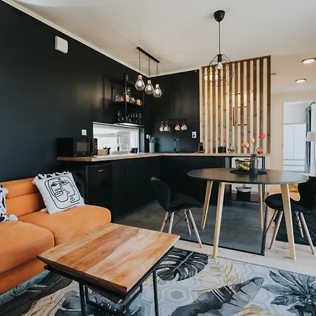 Halacs Homes Boutique Cabins, Unique Villa